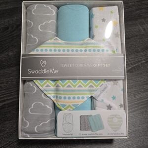 SwaddleMe Sweet Dreams Gift Set